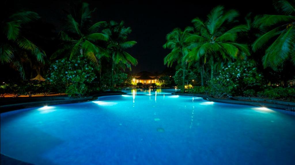 Hotel Ocean Spray Kālapettai Esterno foto